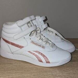 New! Host PICK! 🤩 New REEBOK Sneakers